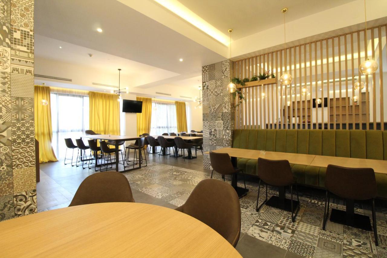 Hotel Avenue - Avenue Hotels Buzau Exterior foto