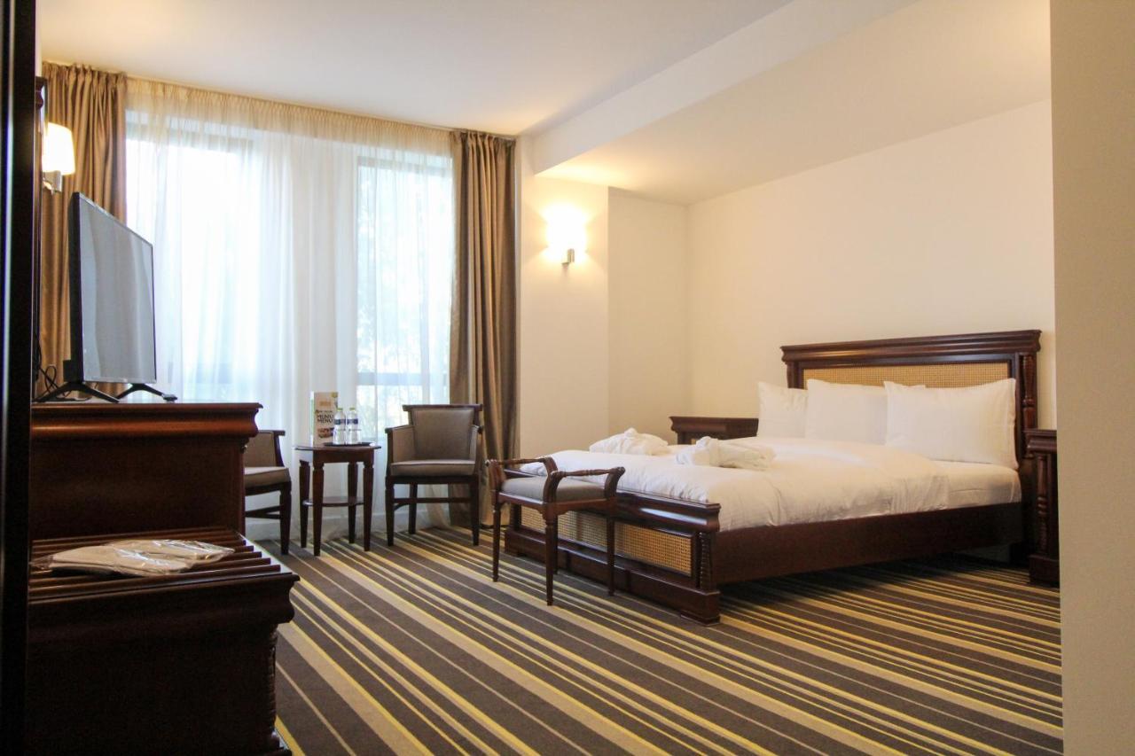 Hotel Avenue - Avenue Hotels Buzau Exterior foto